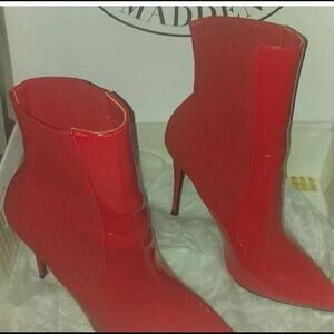👠😎❤️Steve Madden Red Patent Stiletto Boots Size 6 New With Box